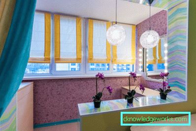 Foto: Papel tapiz dorado en el interior del dormitorio.