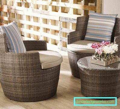 Sofá al balcón - 80 fotos de las mejores modelos del interior.