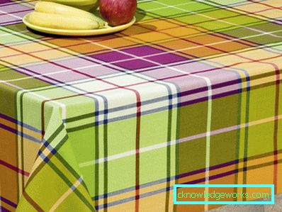 Paño de tela en la mesa de la cocina. Paño de tela en la mesa de la cocina.
