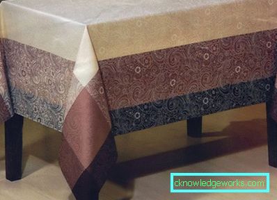 Paño de tela en la mesa de la cocina. Paño de tela en la mesa de la cocina.
