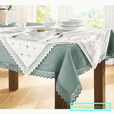 Paño de tela en la mesa de la cocina. Paño de tela en la mesa de la cocina.