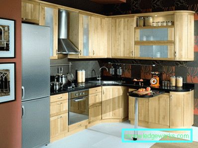 Diseñe cocinas de esquina de diferentes tamaños con un refrigerador. Diseñe cocinas de esquina de diferentes tamaños con un refrigerador.