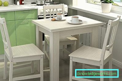 Mesa de cocina para una pequeña cocina.