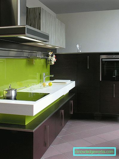 Mesa de cocina con cajones. Mesa de cocina con cajones.