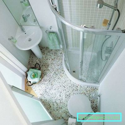 Baño pequeño de 2 metros cuadrados.
