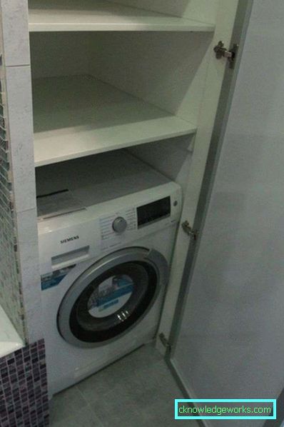Baño pequeño de 2 metros cuadrados.