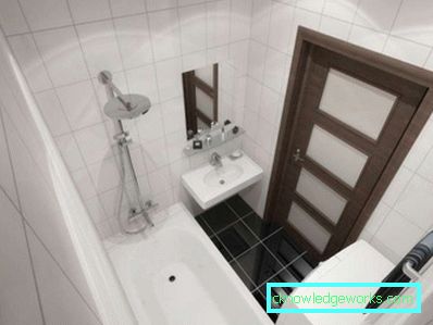 Baño pequeño de 2 metros cuadrados.