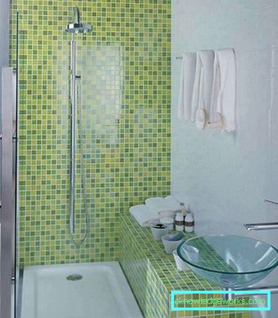 Baño pequeño de 2 metros cuadrados.