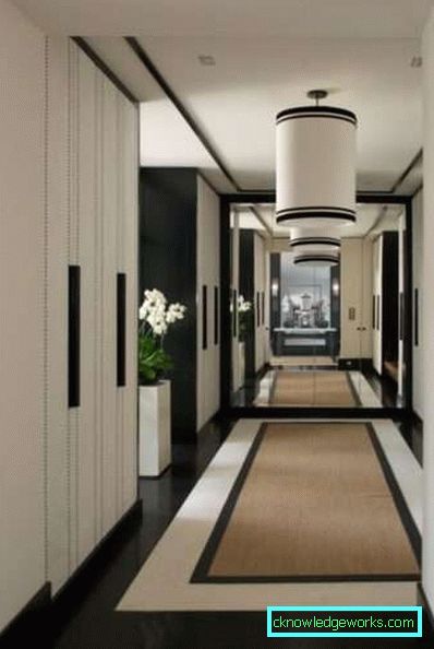 Muebles en un pasillo largo y estrecho - foto del pasillo y características interiores