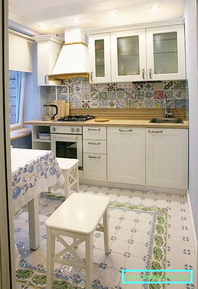 Área de cocina diseño de 9 cuadrados. m con nevera Área de cocina diseño de 9 cuadrados. m con nevera
