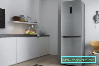 Dimensiones de un refrigerador de dos puertas.