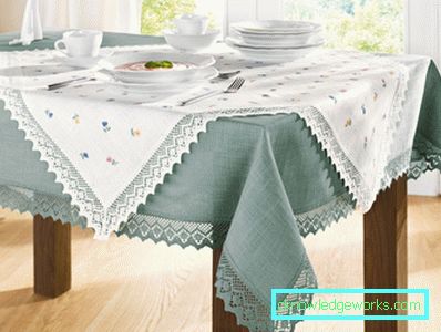 Paño sobre la mesa para la cocina. Paño sobre la mesa para la cocina.