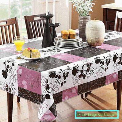 Paño sobre la mesa para la cocina. Paño sobre la mesa para la cocina.