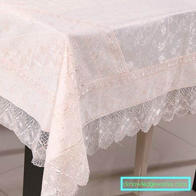 Paño sobre la mesa para la cocina. Paño sobre la mesa para la cocina.