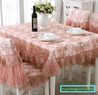 Paño sobre la mesa para la cocina. Paño sobre la mesa para la cocina.