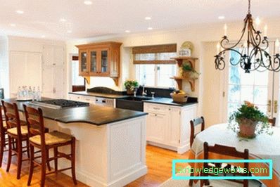 Paño sobre la mesa para la cocina. Paño sobre la mesa para la cocina.